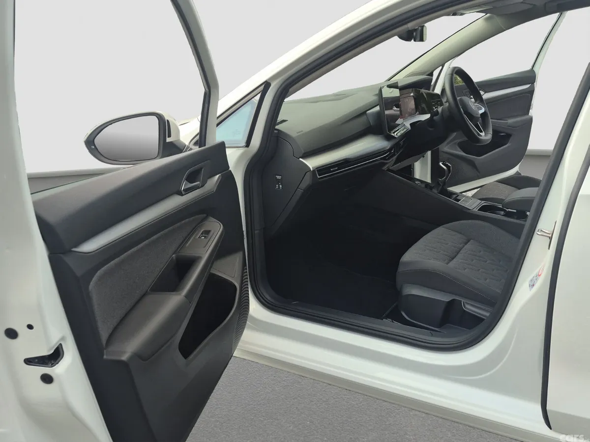 Volkswagen Golf Estate, Petrol, 2025, White