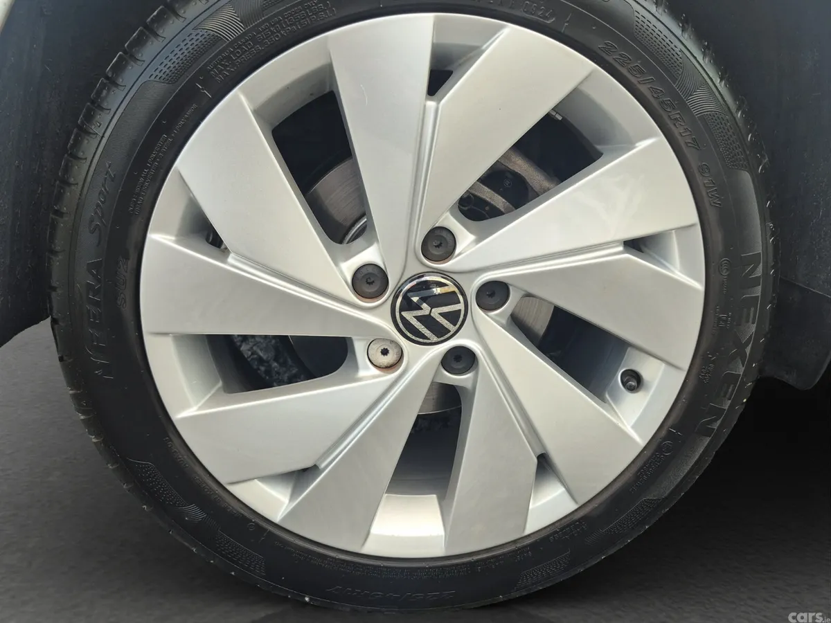 Volkswagen Golf Estate, Petrol, 2025, White