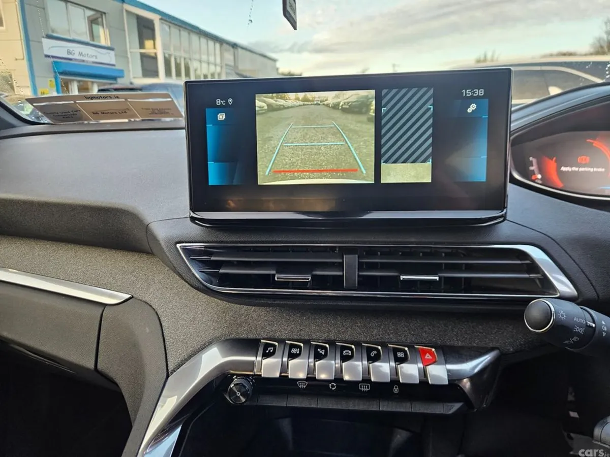 Peugeot 3008 MPV, Diesel, 2023, Red