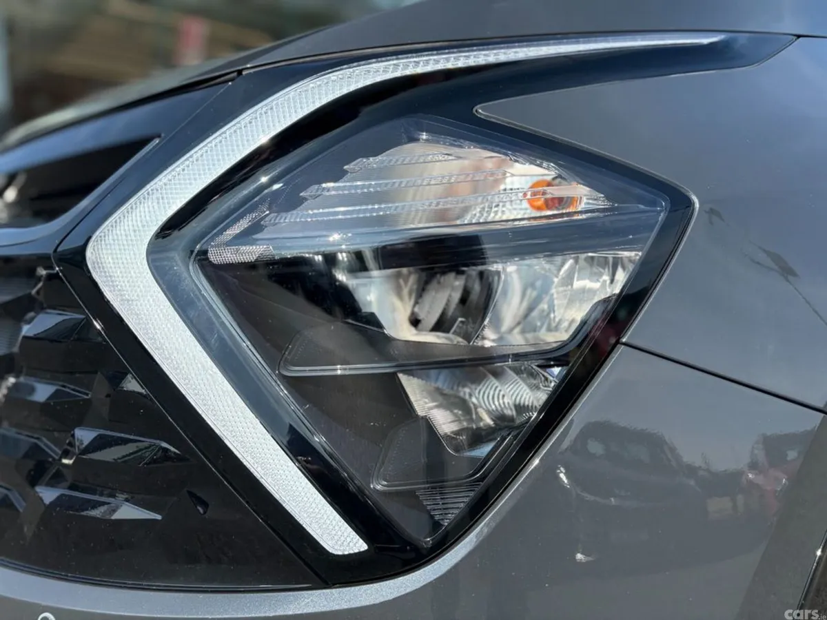 Kia Sportage SUV, Petrol Hybrid, 2024, Grey