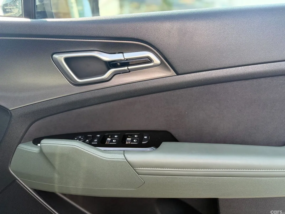 Kia Sportage SUV, Petrol Hybrid, 2024, Grey