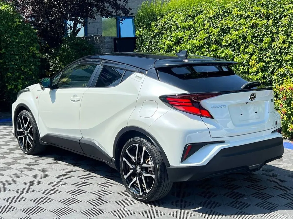 Toyota C-HR SUV, Petrol Hybrid, 2020, White