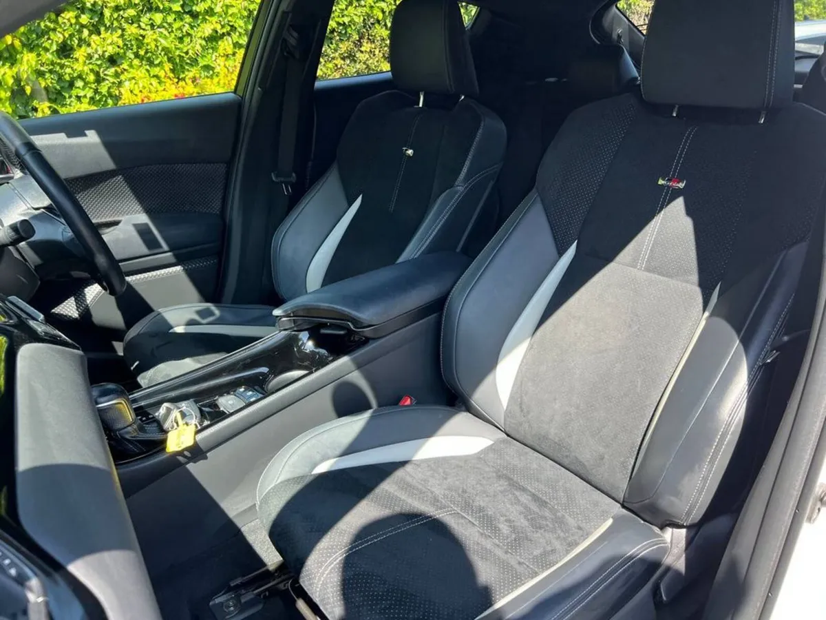Toyota C-HR SUV, Petrol Hybrid, 2020, White