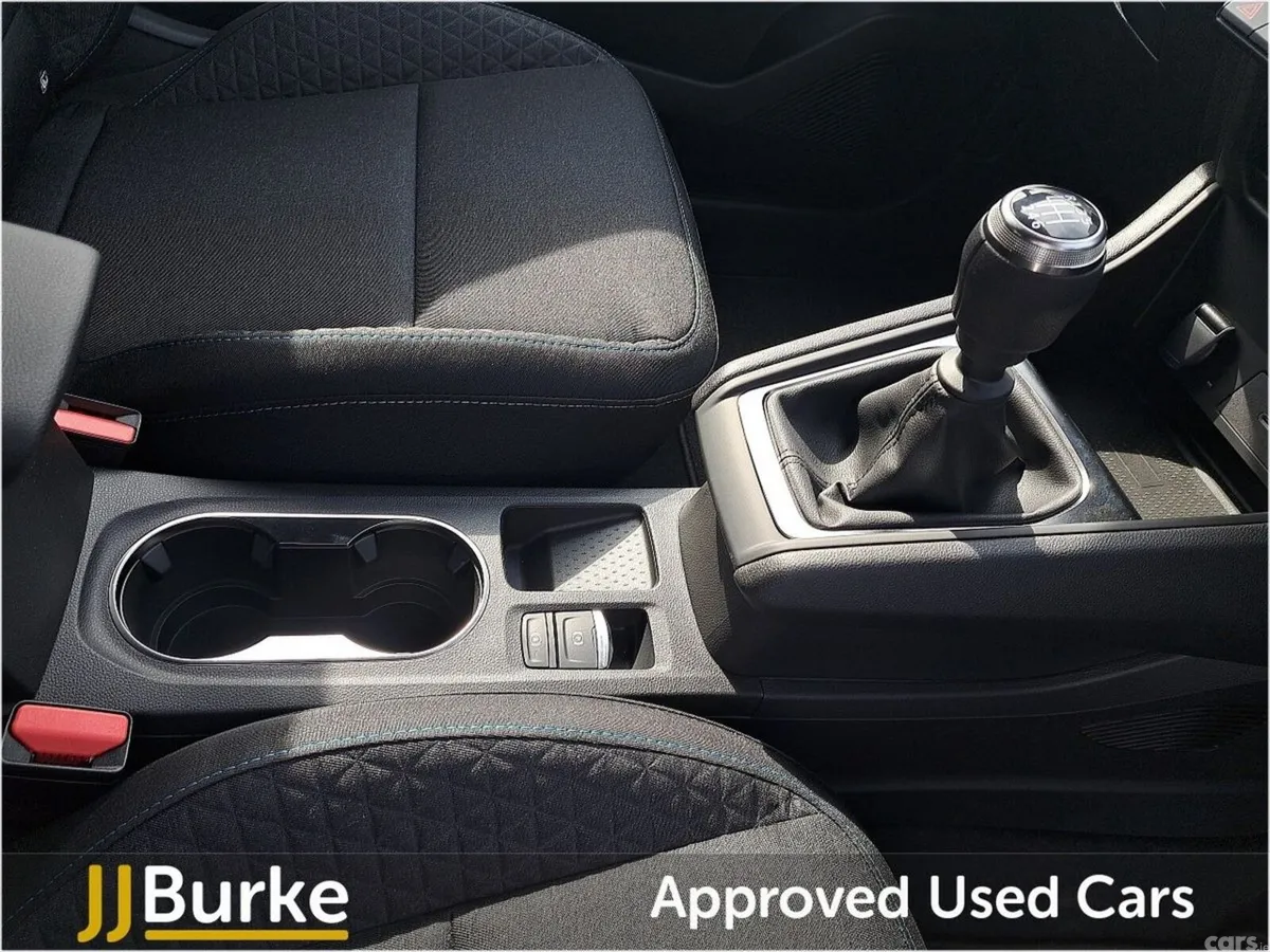 Renault Captur Hatchback, Petrol, 2026, White