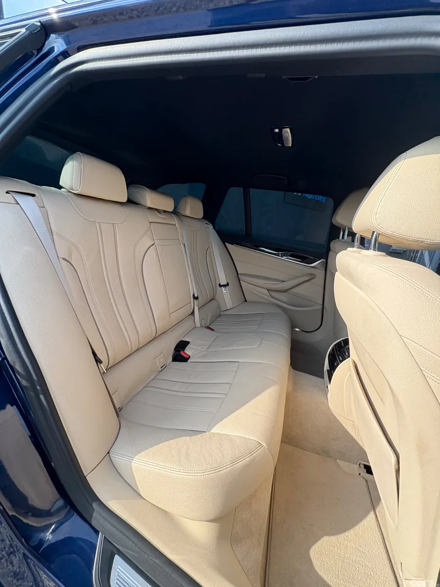 BMW 5-Series Estate, Diesel, 2018, Blue
