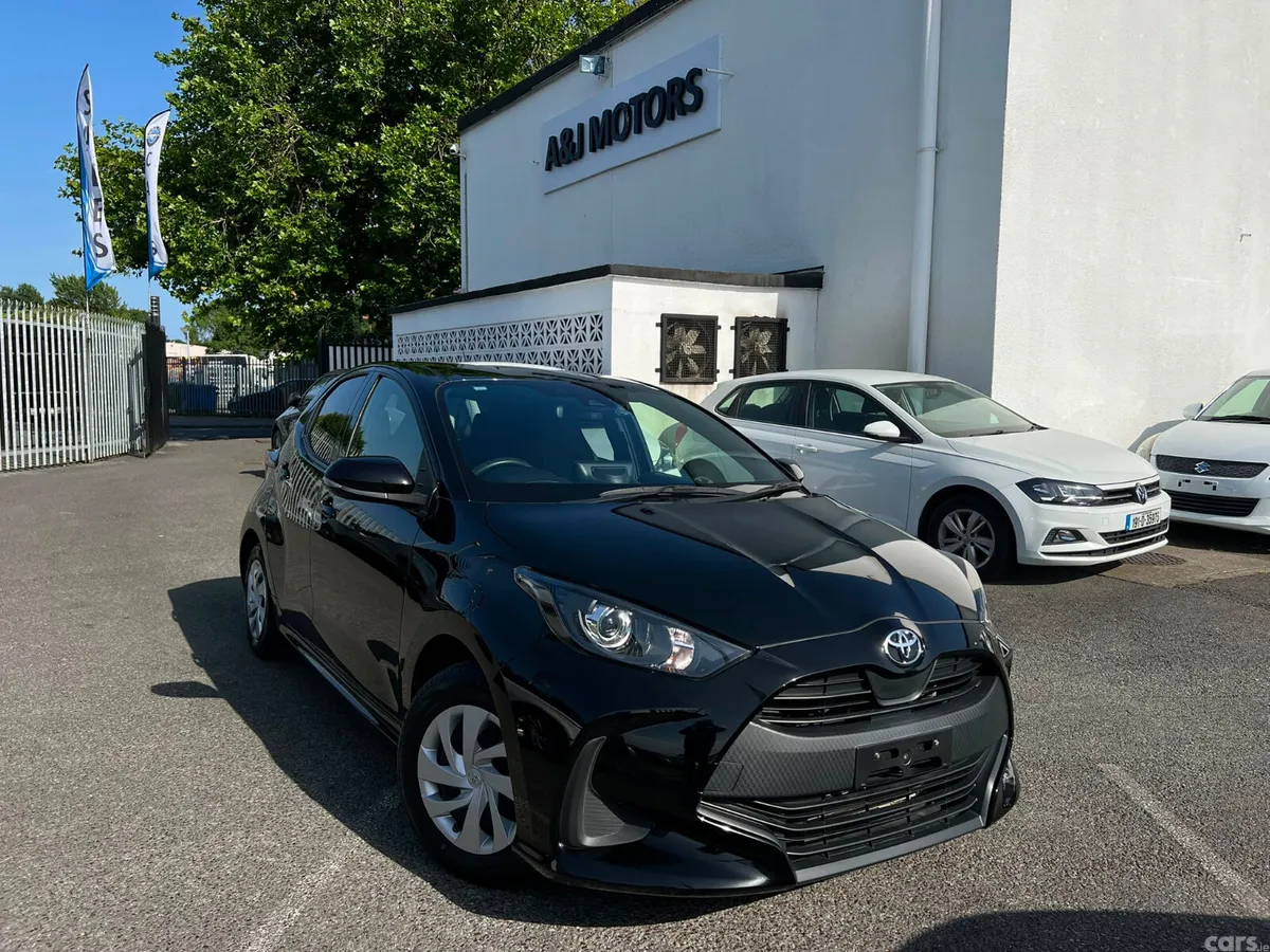 Toyota Yaris Hatchback, Petrol, 2021, Black