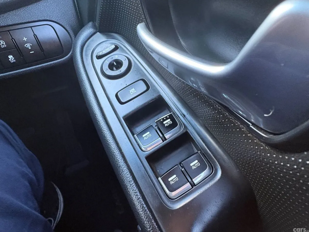 Kia Carens MPV, Diesel, 2016, Silver