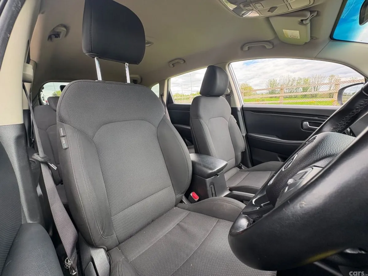 Kia Carens MPV, Diesel, 2016, Silver