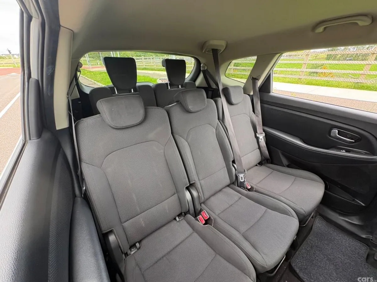 Kia Carens MPV, Diesel, 2016, Silver