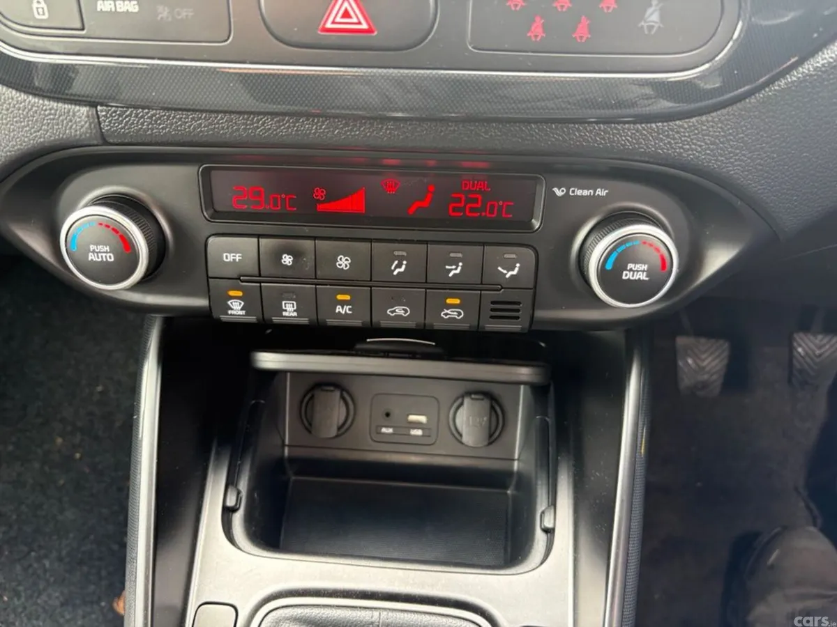 Kia Carens MPV, Diesel, 2016, Silver