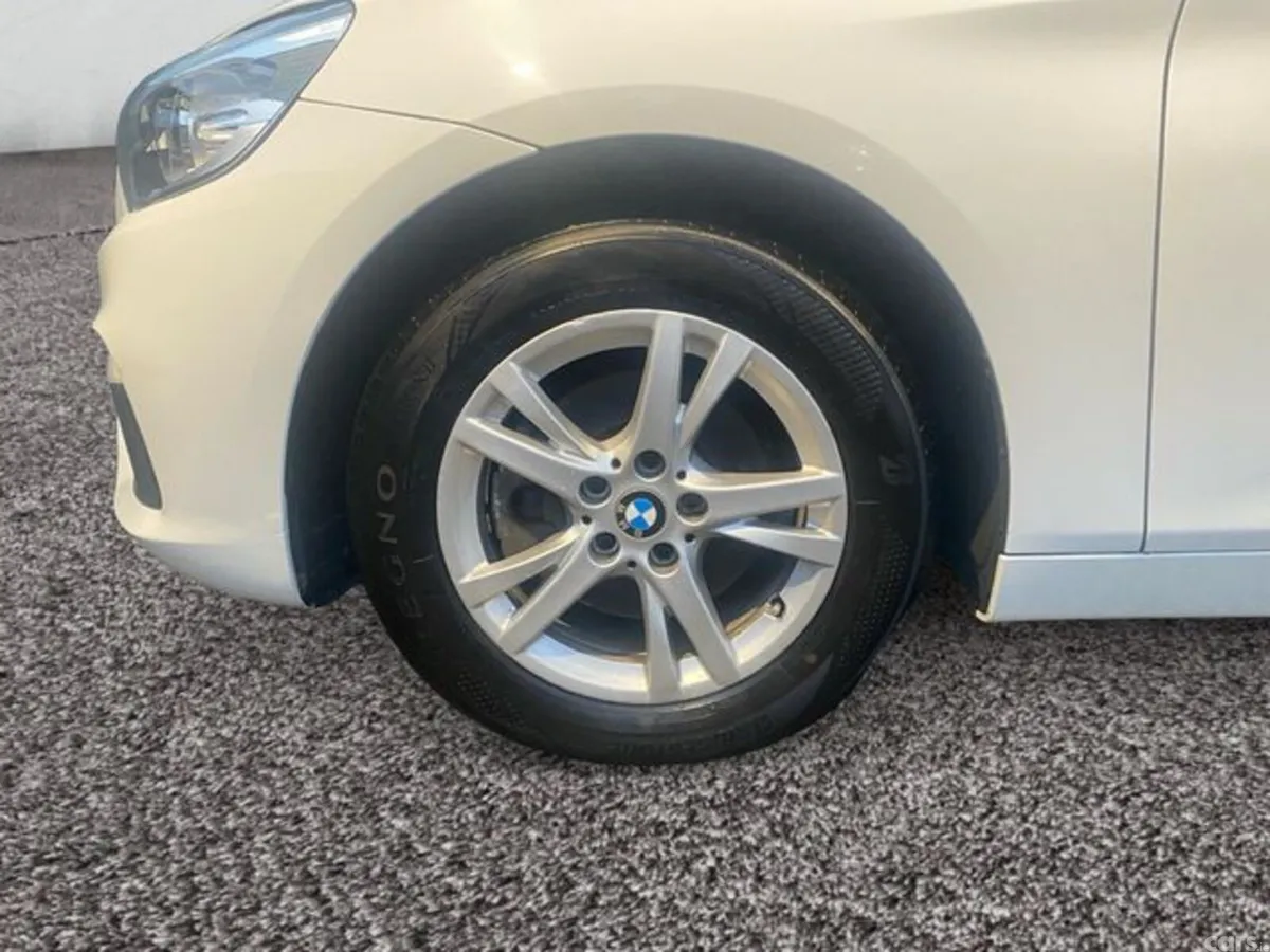 BMW 2-Series Hatchback, Petrol, 2016, White