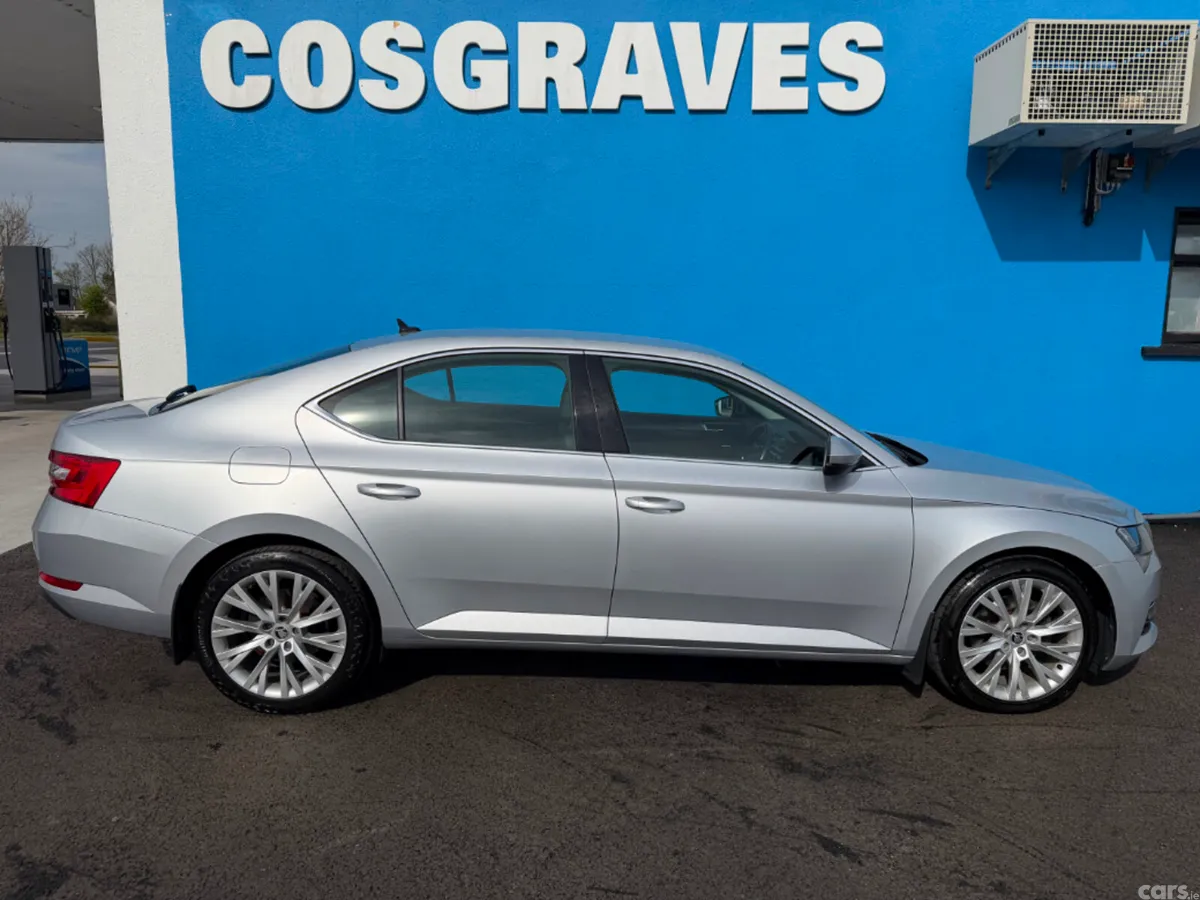 Skoda Superb Saloon, Diesel, 2021, Grey