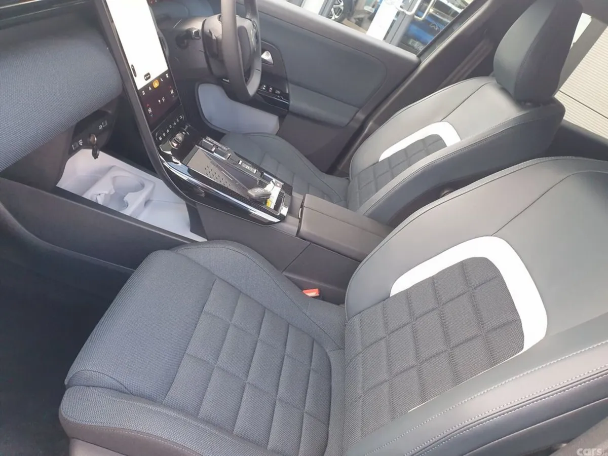 Citroen C5 Aircross MPV, Petrol Hybrid, 2026, White