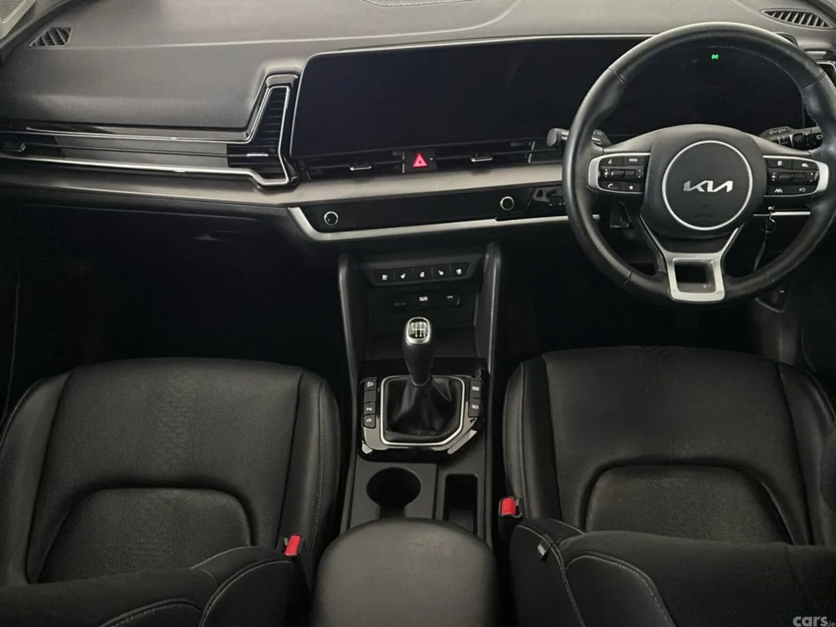 Kia Sportage MPV, Diesel, 2024, Grey