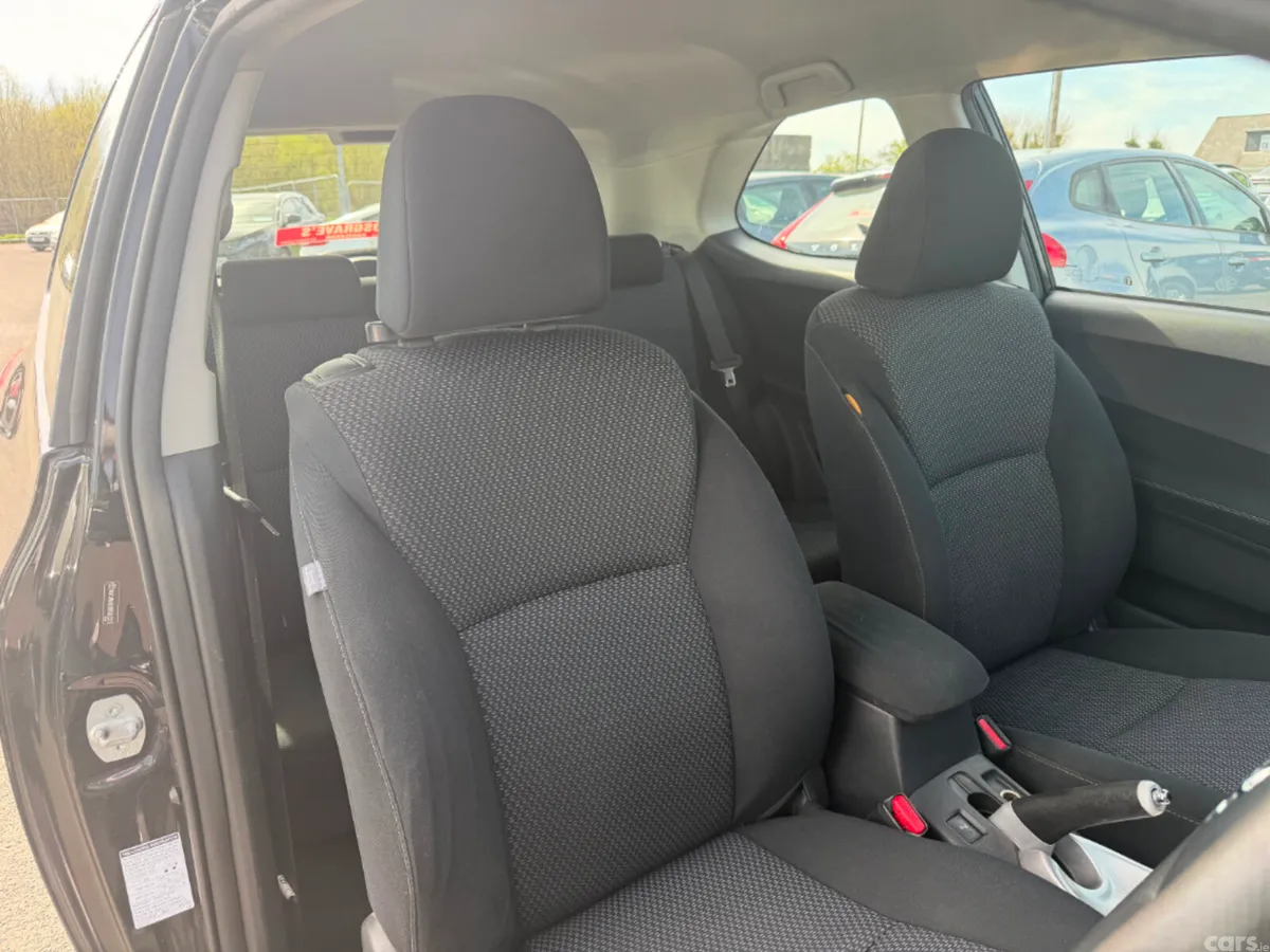 Toyota Auris MPV, Diesel, 2012, Black