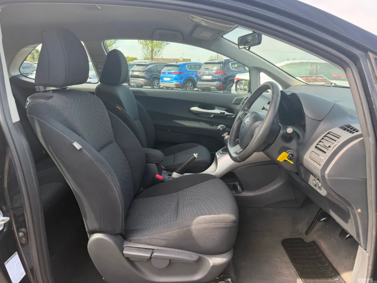 Toyota Auris MPV, Diesel, 2012, Black