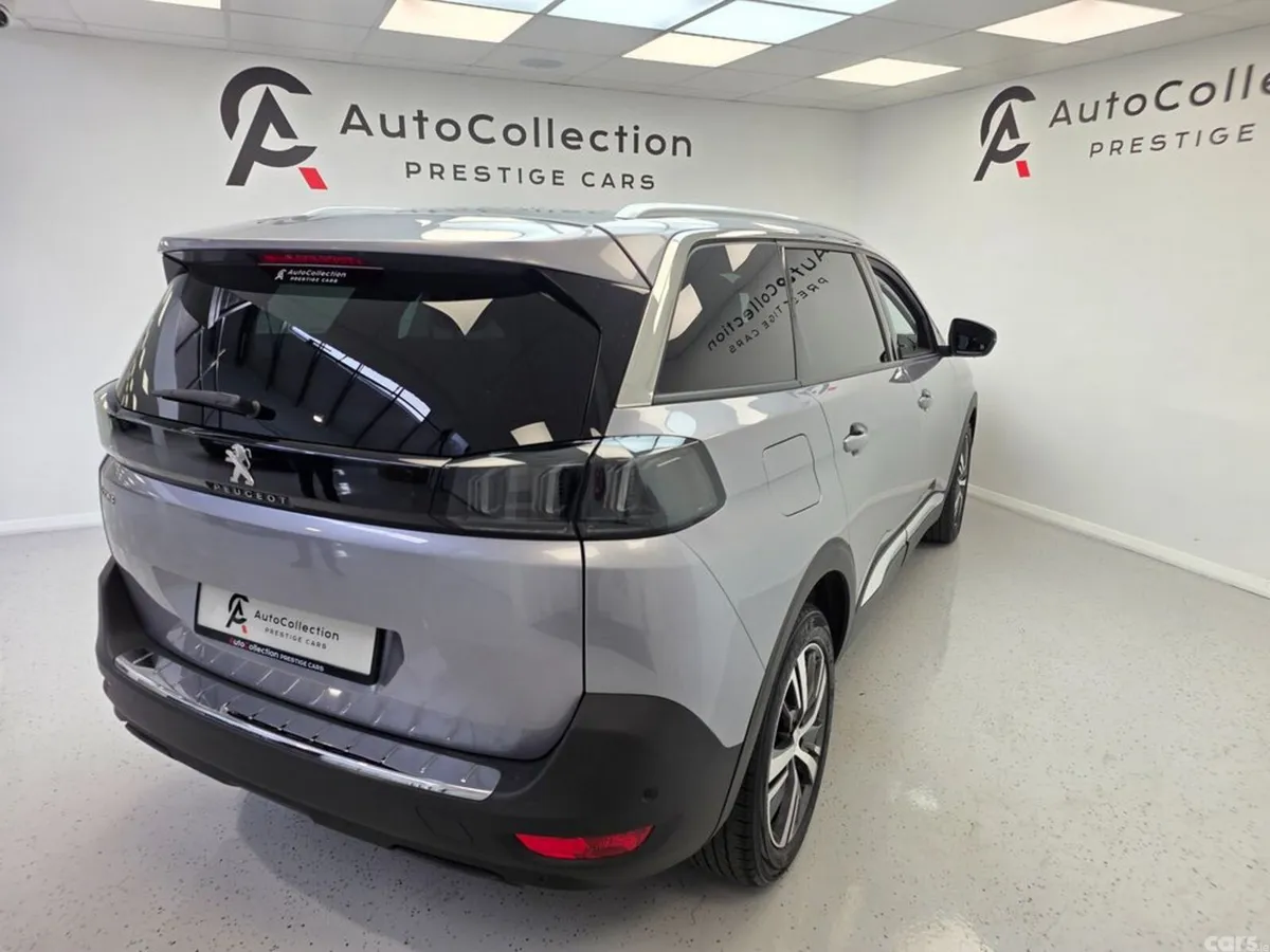 Peugeot 5008 MPV, Diesel, 2022, Grey