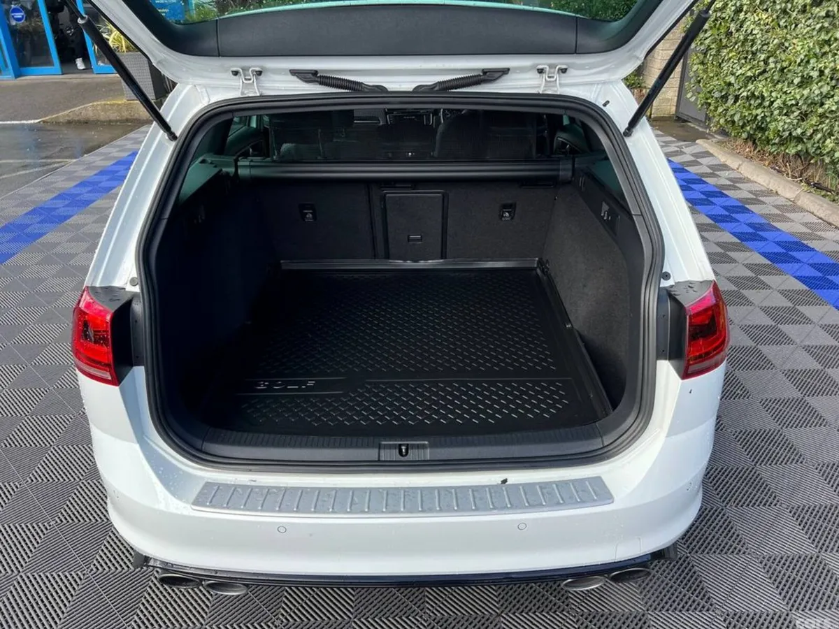 Volkswagen Golf Estate, Petrol, 2016, White
