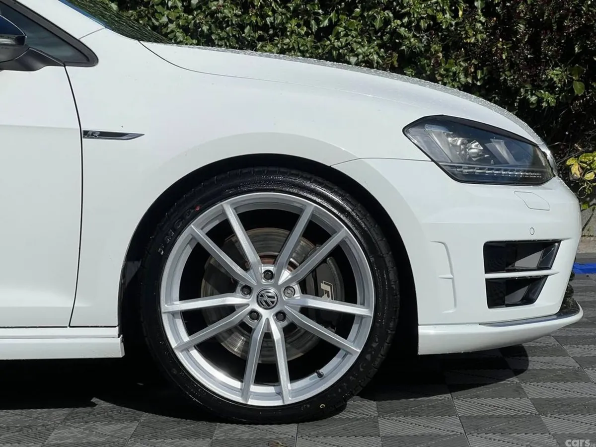 Volkswagen Golf Estate, Petrol, 2016, White