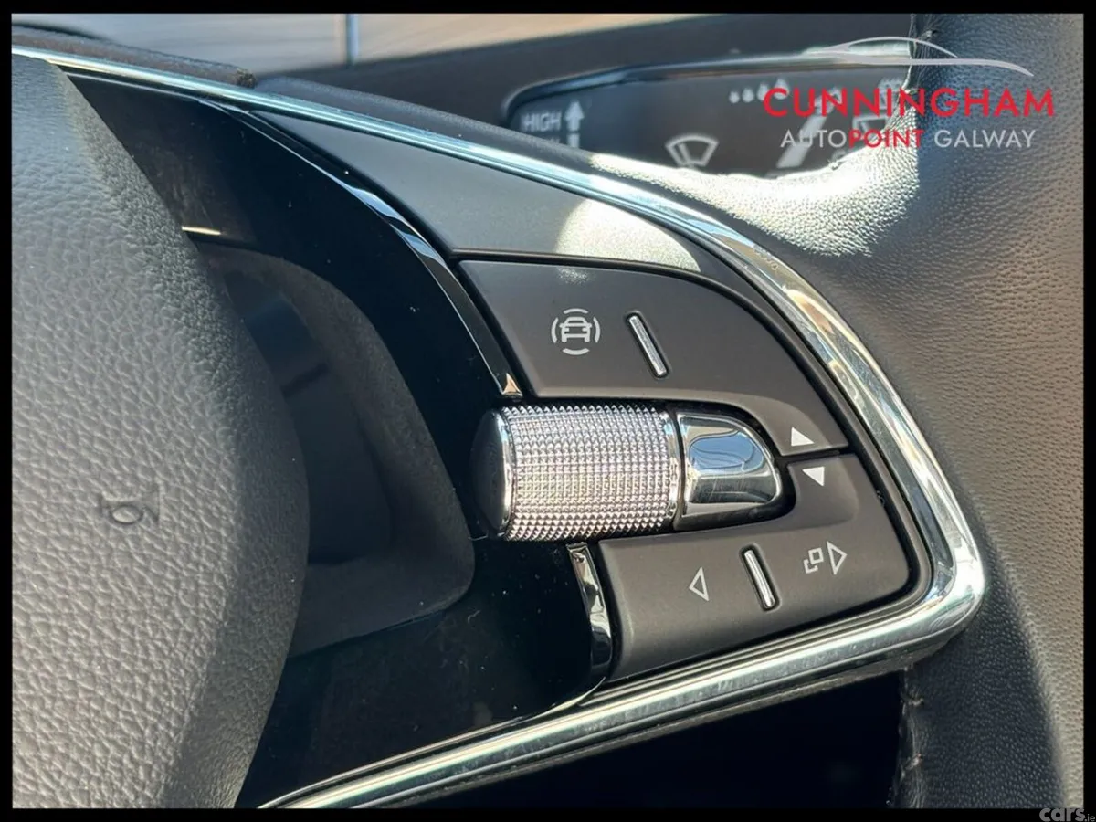Skoda Superb Saloon, Diesel, 2023, Silver