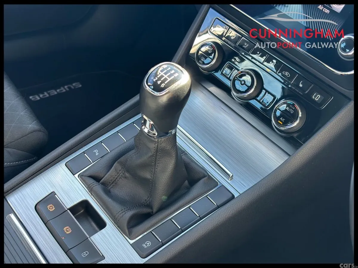 Skoda Superb Saloon, Diesel, 2023, Silver