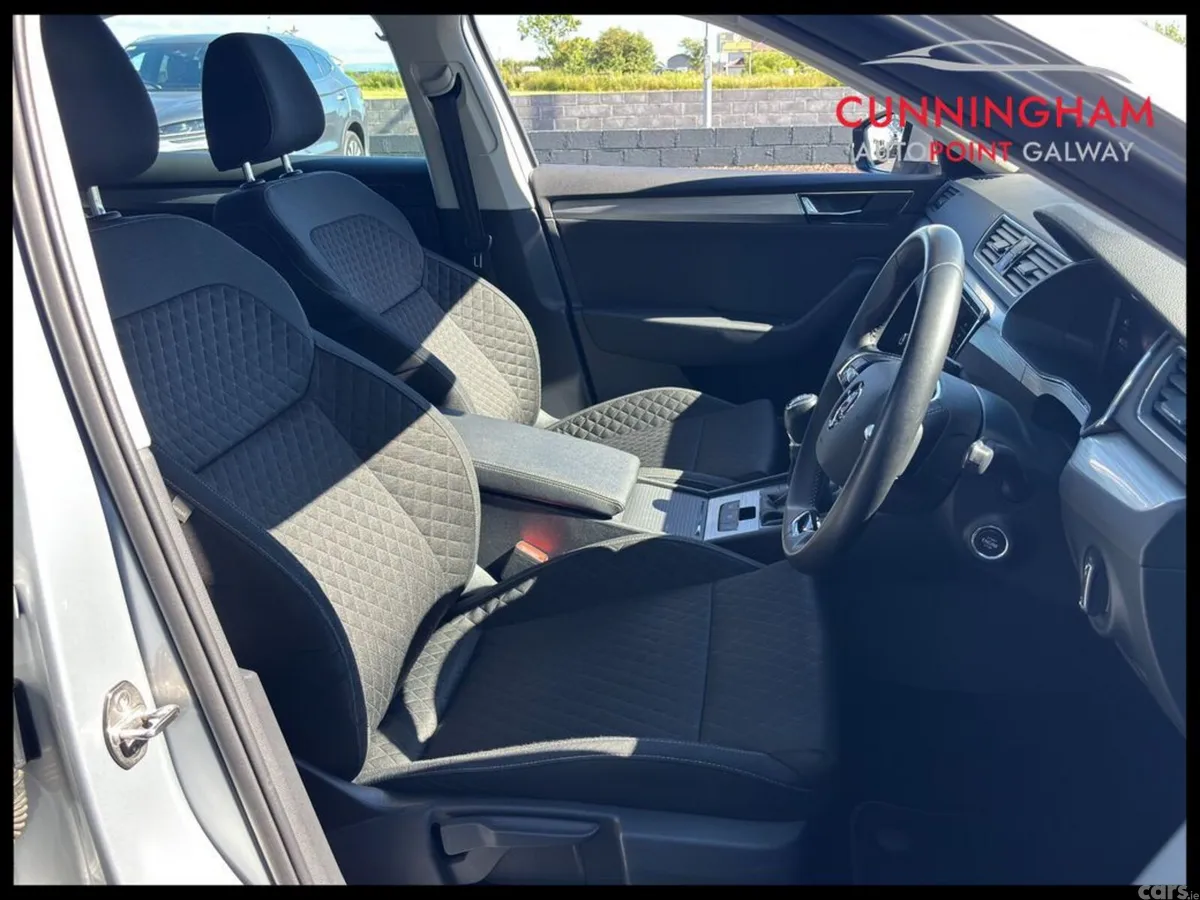 Skoda Superb Saloon, Diesel, 2023, Silver