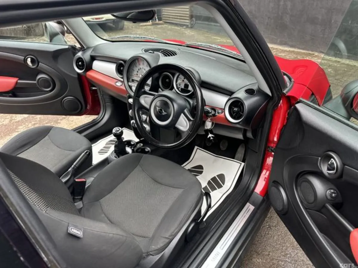Mini Cooper Hatchback, Petrol, 2010, Red