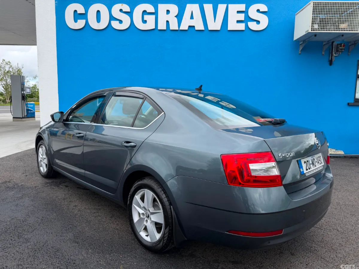 Skoda Octavia Hatchback, Diesel, 2020, Grey