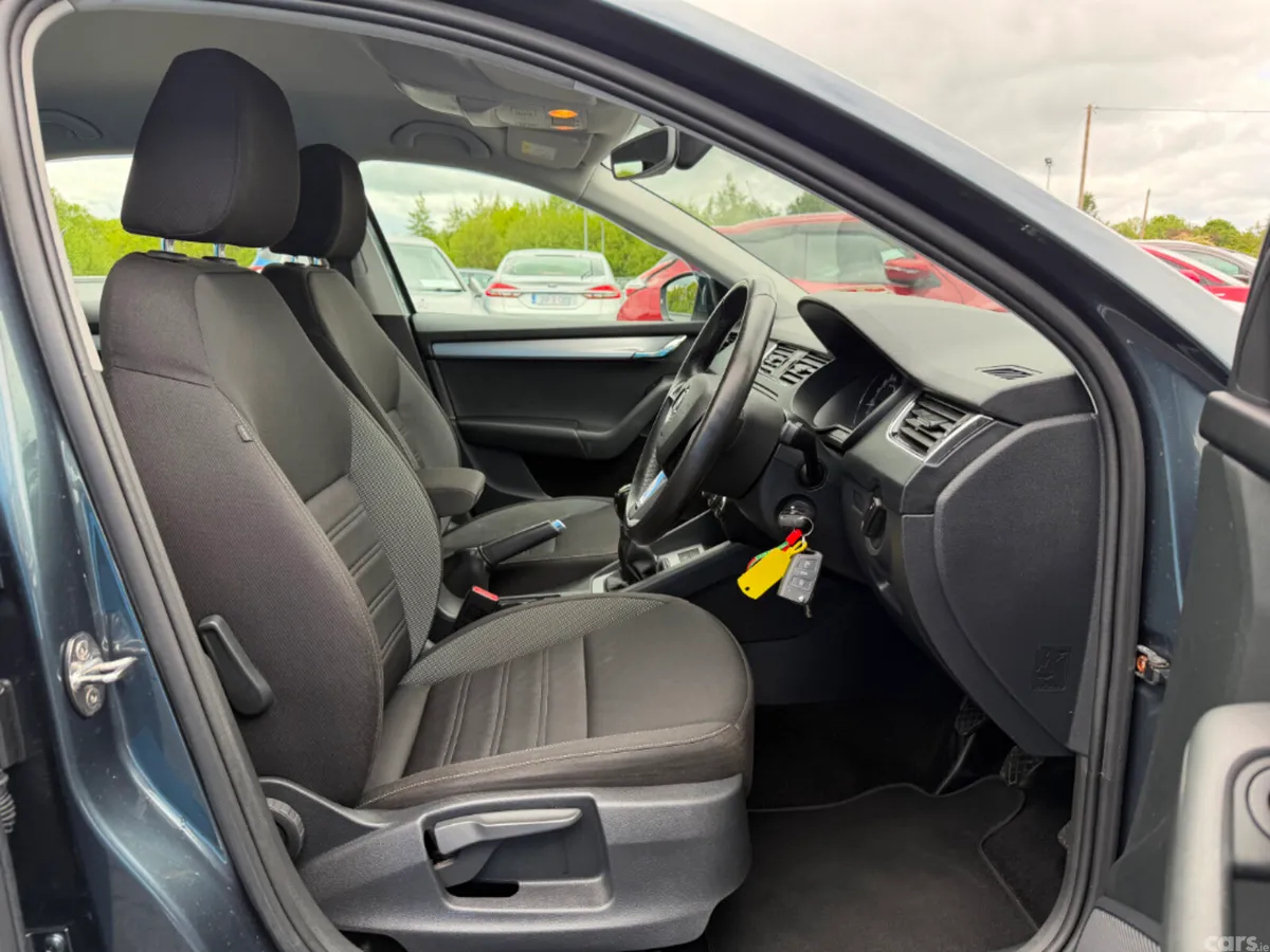 Skoda Octavia Hatchback, Diesel, 2020, Grey