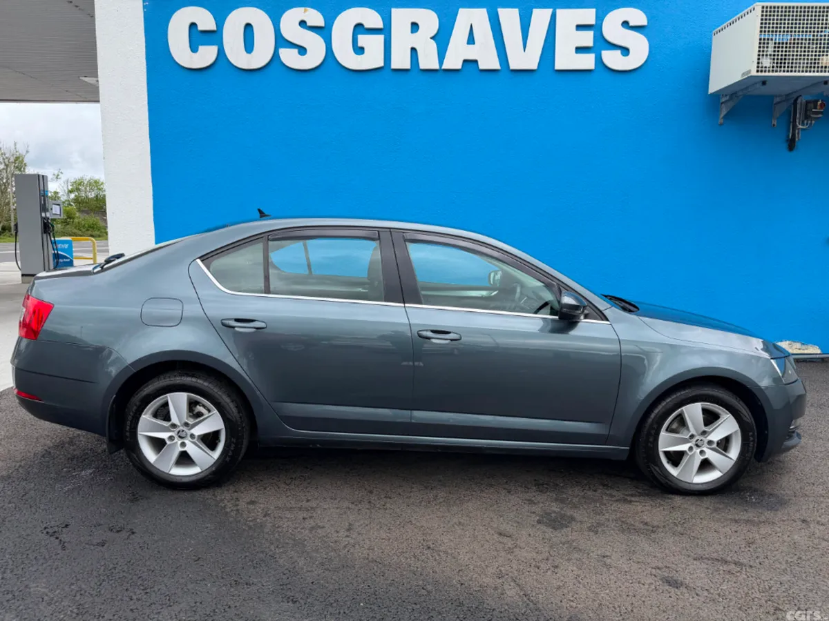 Skoda Octavia Hatchback, Diesel, 2020, Grey