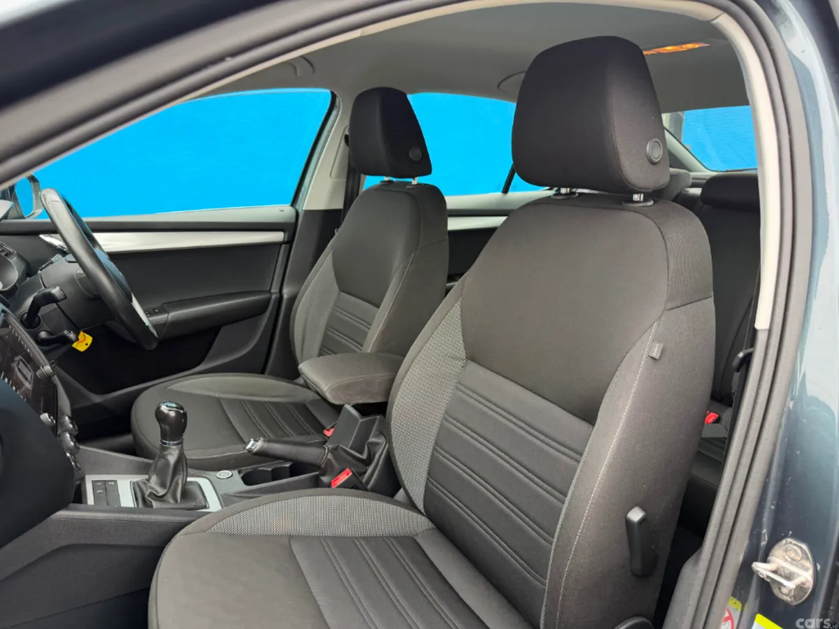 Skoda Octavia Hatchback, Diesel, 2020, Grey