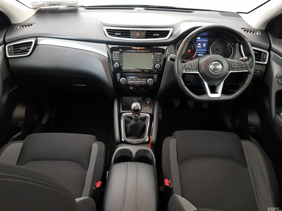 Nissan Qashqai MPV, Diesel, 2020, Black