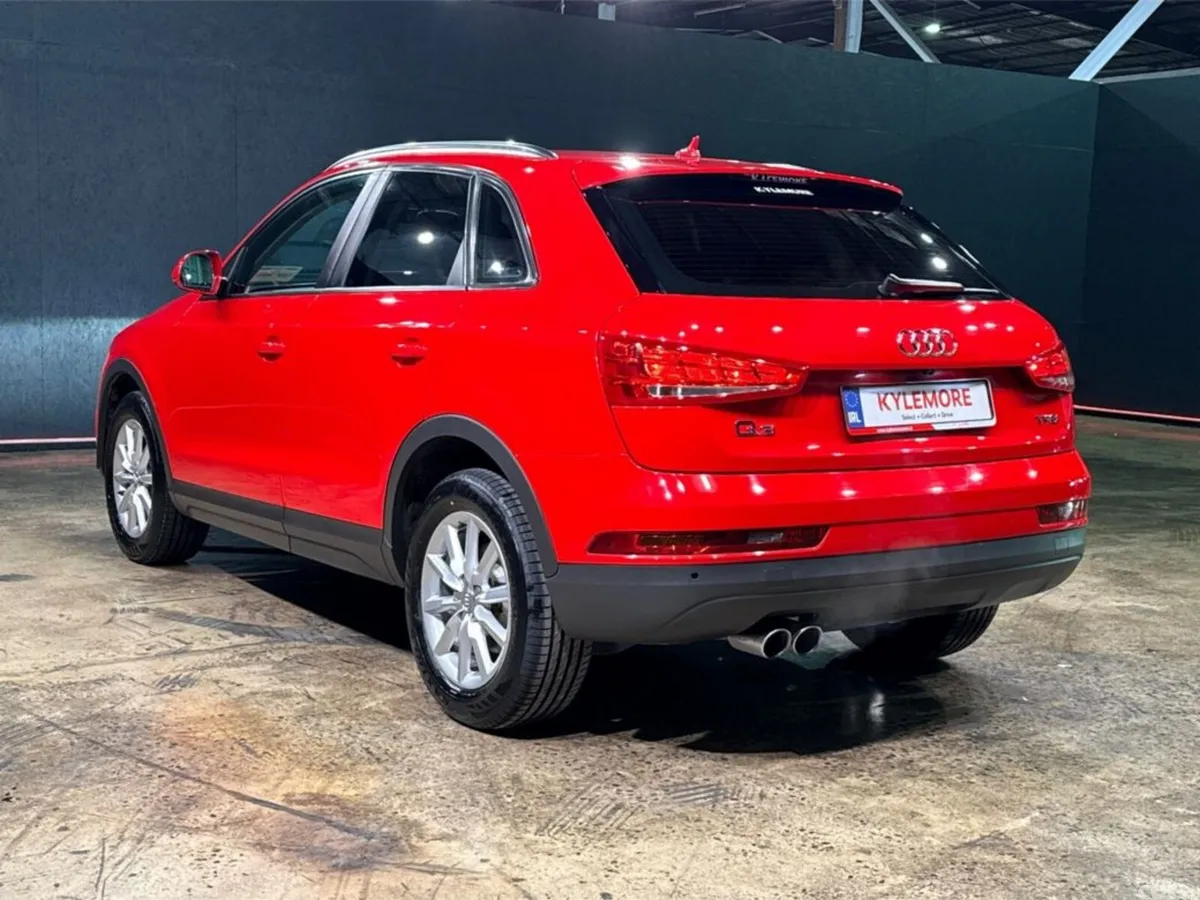 Audi Q3 SUV, Petrol, 2015, Red
