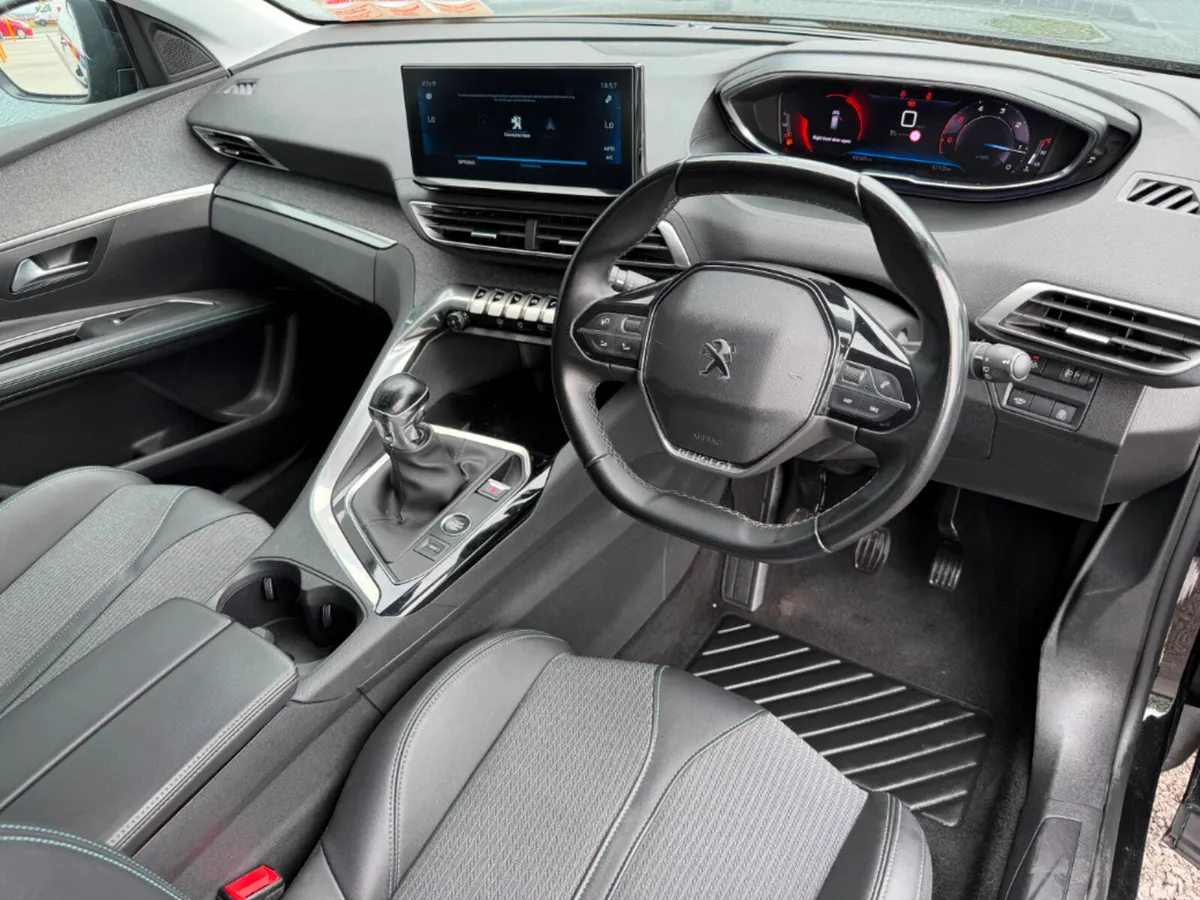 Peugeot 3008 MPV, Diesel, 2022, Black