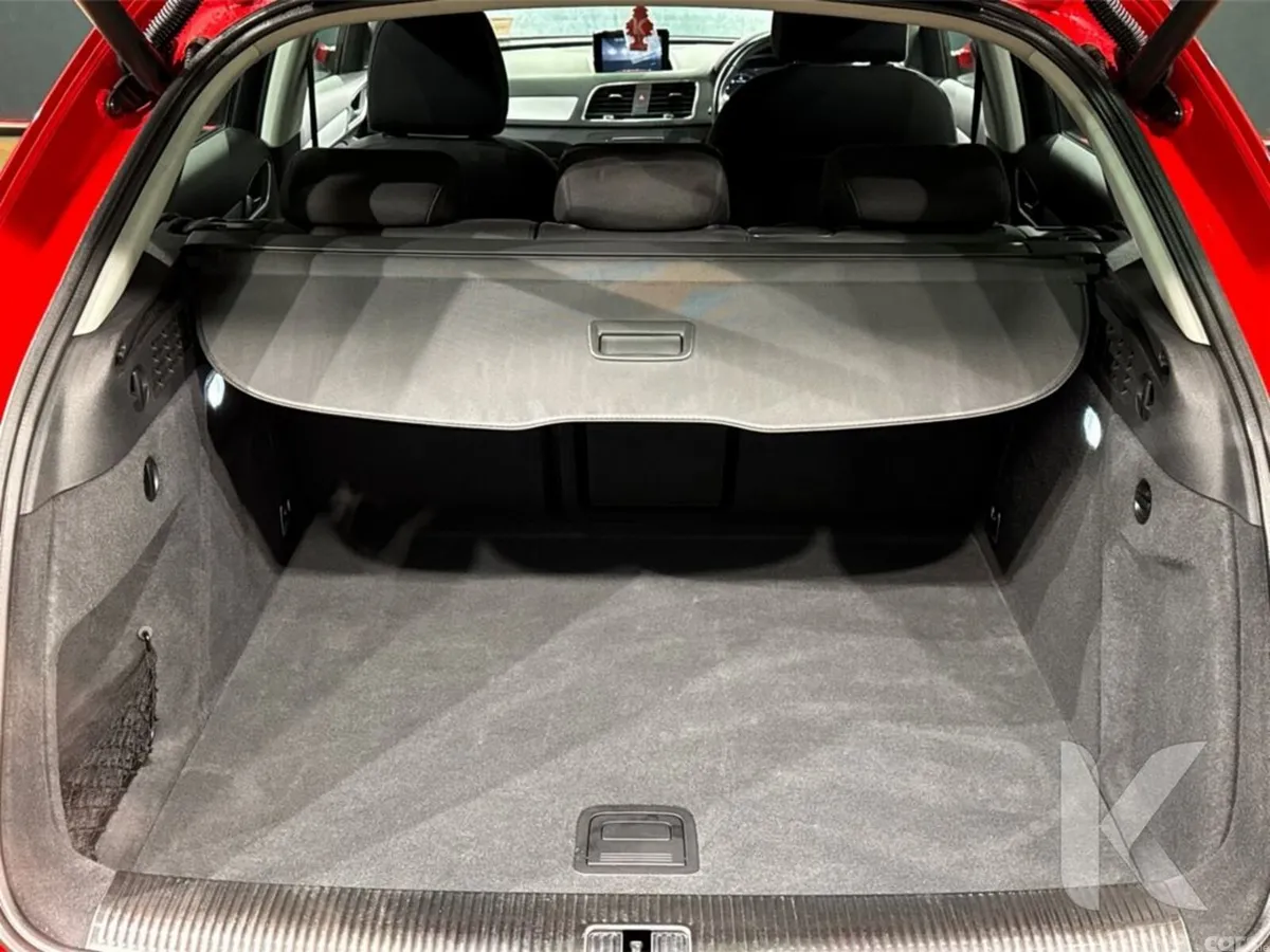 Audi Q3 SUV, Petrol, 2015, Red