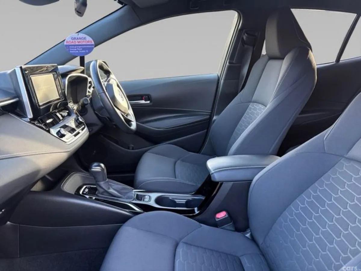 Toyota Corolla Hatchback, Petrol, 2018, Black