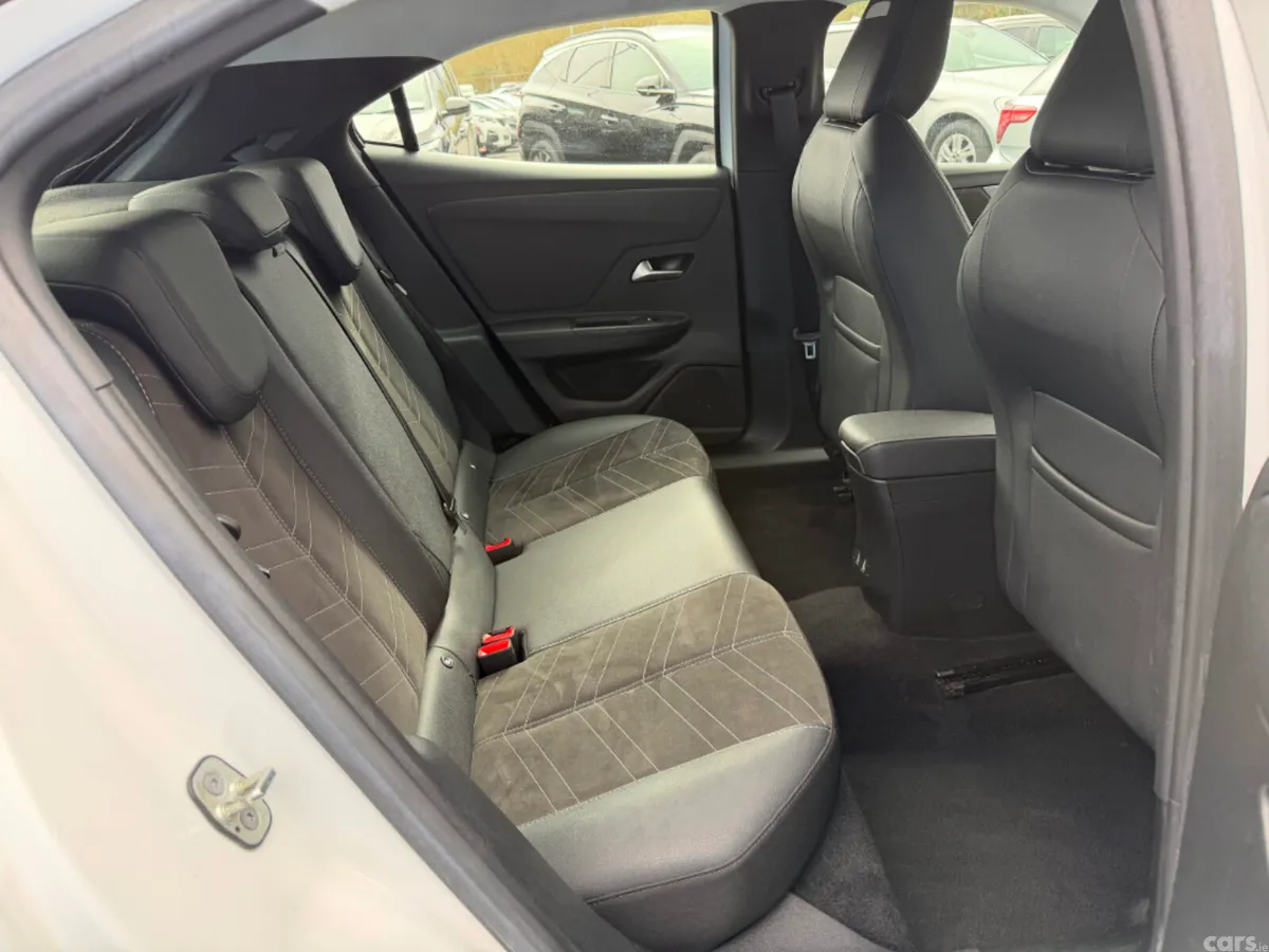 Opel Mokka MPV, Diesel, 2023, White