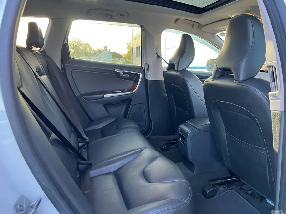 Volvo XC60 SUV, Diesel, 2017, White