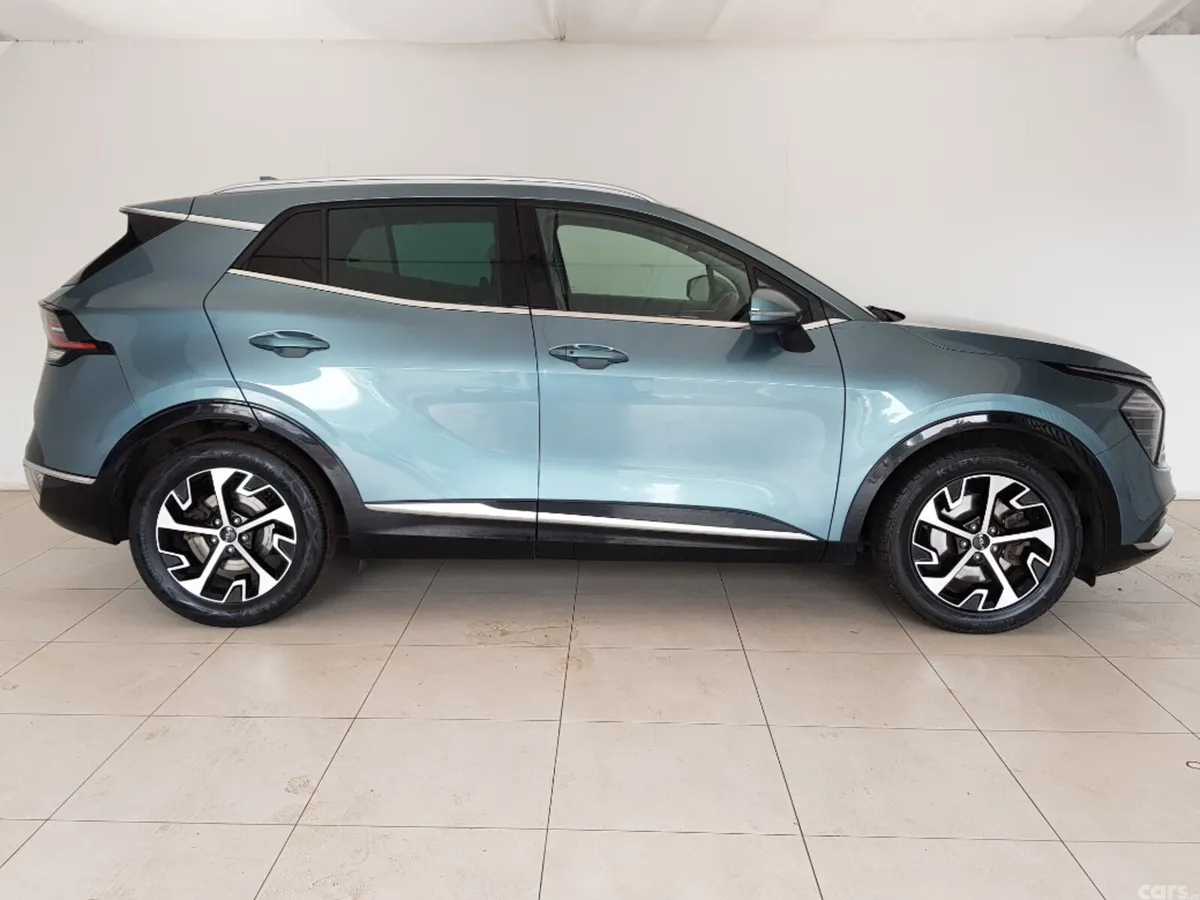 Kia Sportage MPV, Diesel, 2022, Grey
