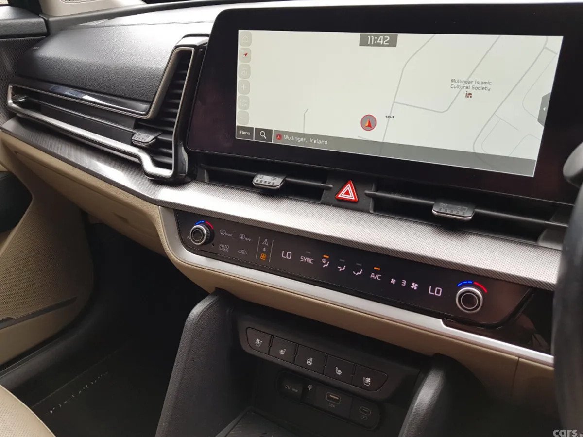Kia Sportage MPV, Diesel, 2022, Grey