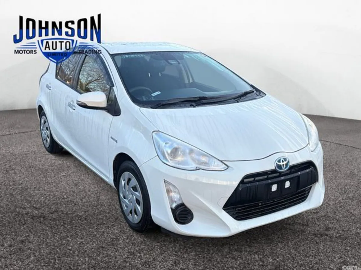 Toyota Aqua Hatchback, Petrol Hybrid, 2017, White