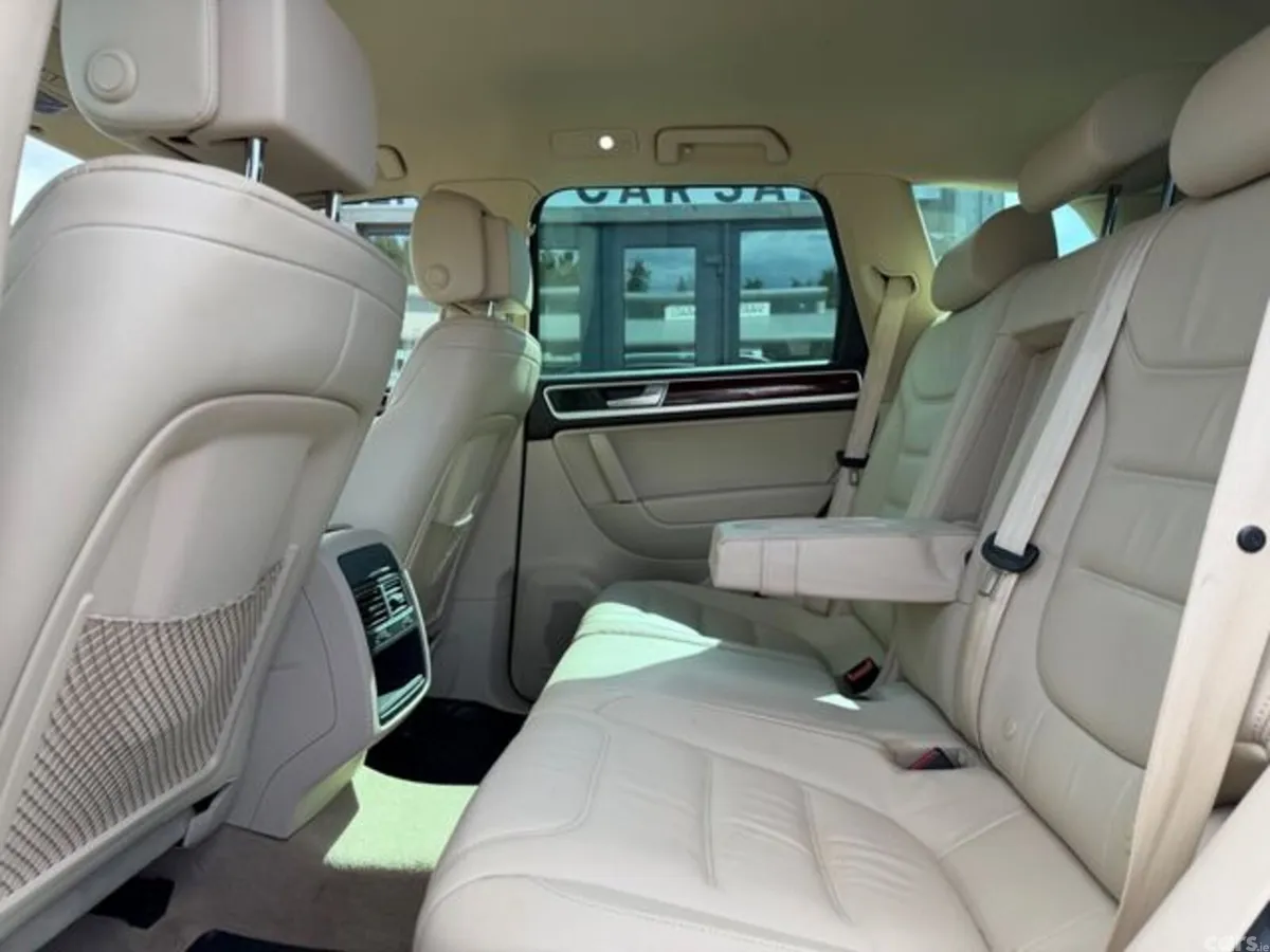 Volkswagen Touareg SUV, Diesel, 2016, Grey