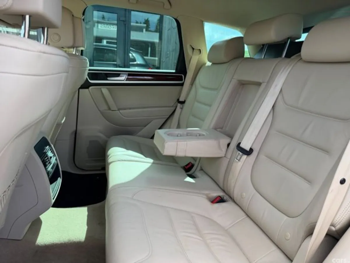 Volkswagen Touareg SUV, Diesel, 2016, Grey