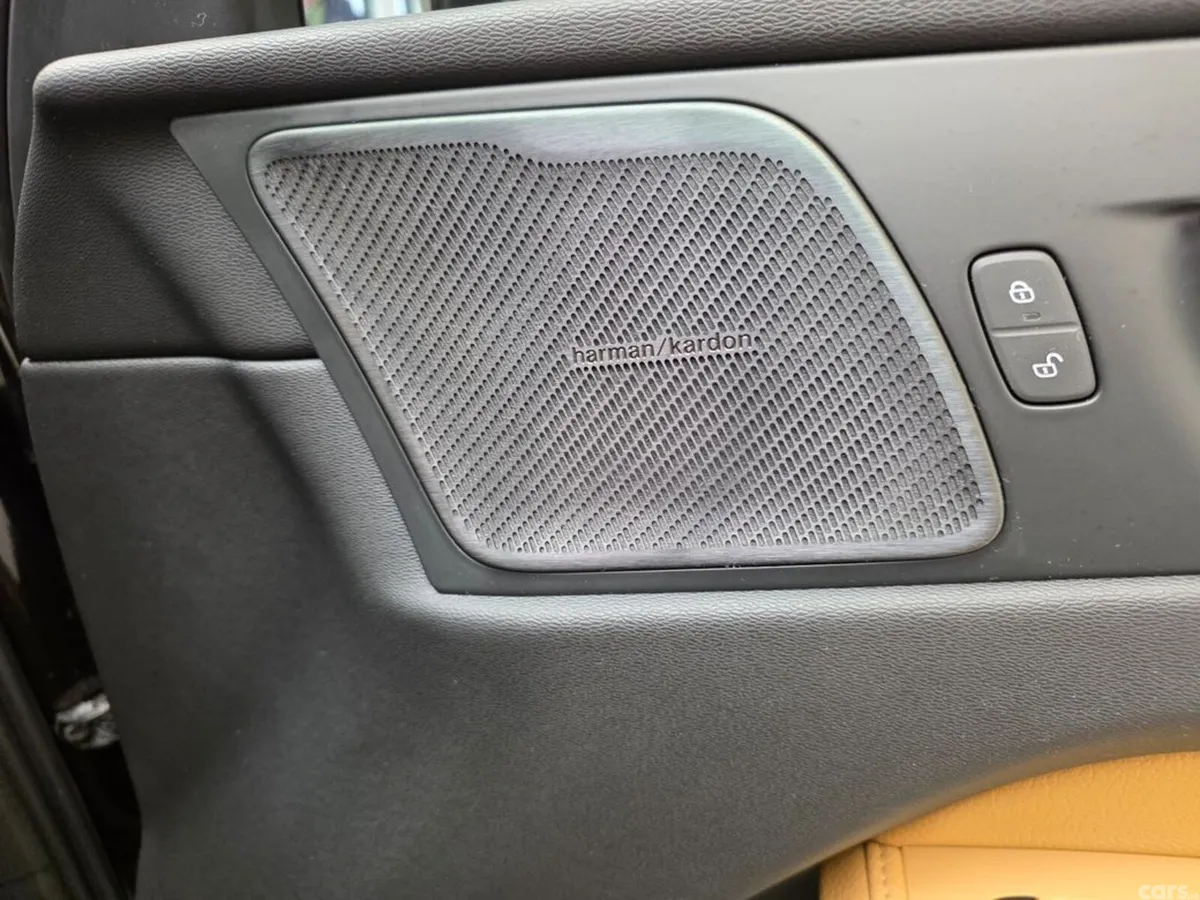 Volvo XC60 Estate, Diesel, 2019, Black