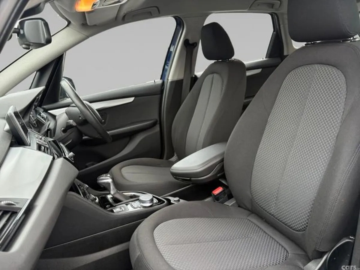 BMW 2-Series Hatchback, Petrol, 2016, Blue