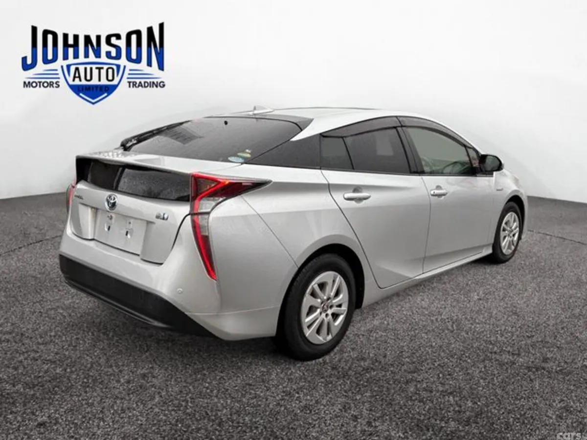 Toyota Prius SUV, Petrol Hybrid, 2017, Silver