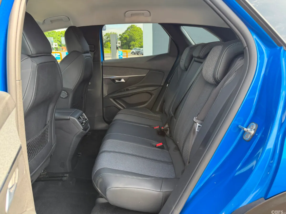 Peugeot 3008 MPV, Diesel, 2022, Blue