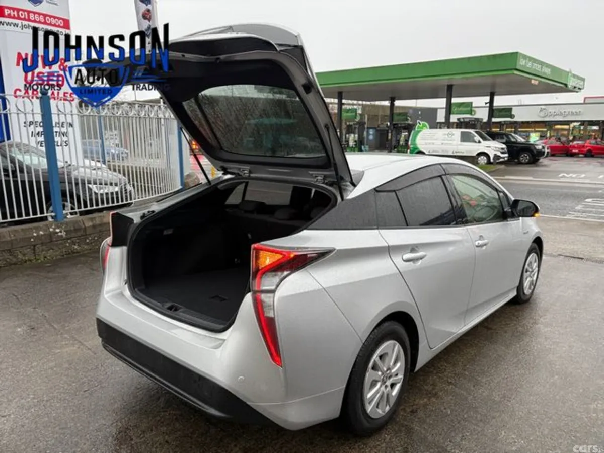 Toyota Prius SUV, Petrol Hybrid, 2017, Silver