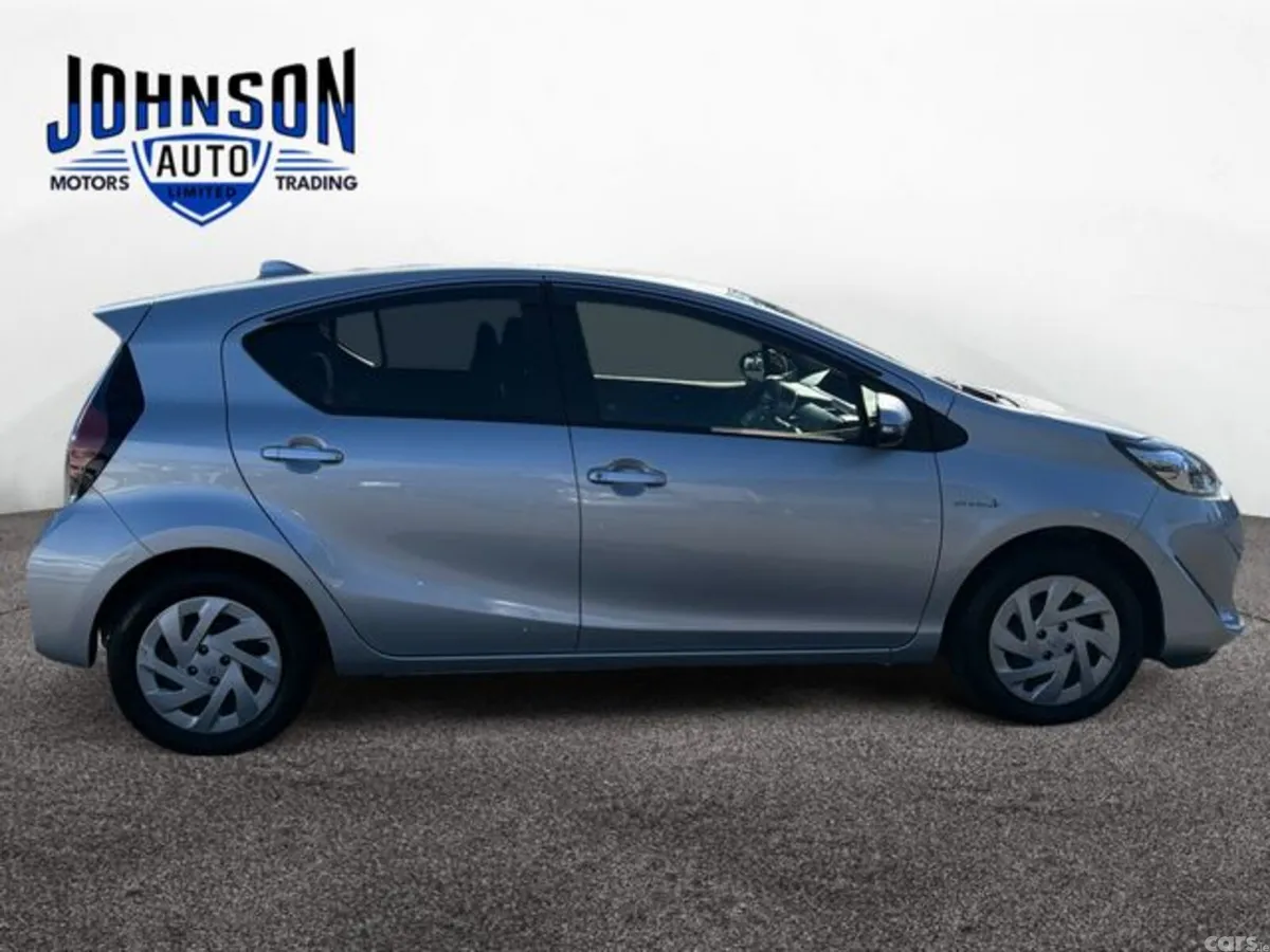 Toyota Aqua Hatchback, Petrol, 2018, Silver