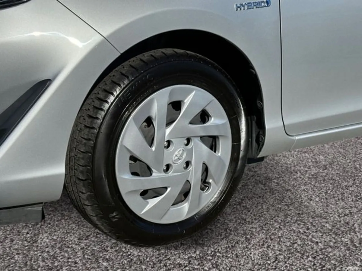 Toyota Aqua Hatchback, Petrol, 2018, Silver